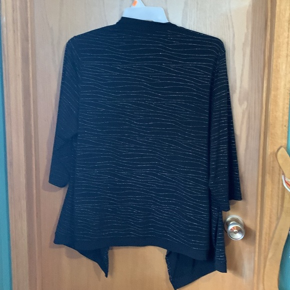 Long sleeve light weight cardigan with longer hem in front - silvery design - Picture 3 of 5